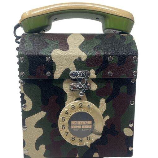 Telefontasche Camouflage mit langem Schultergurt - dies ist ein Upcycling-Produkt